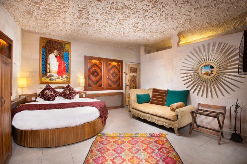 Selfie Cave Hotels gallery 101-5