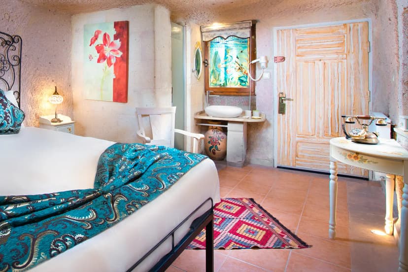 Selfie Cave Hotels gallery 103-6