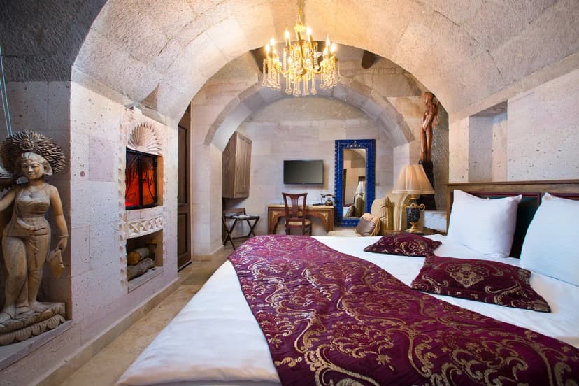 Selfie Cave Hotels gallery 3