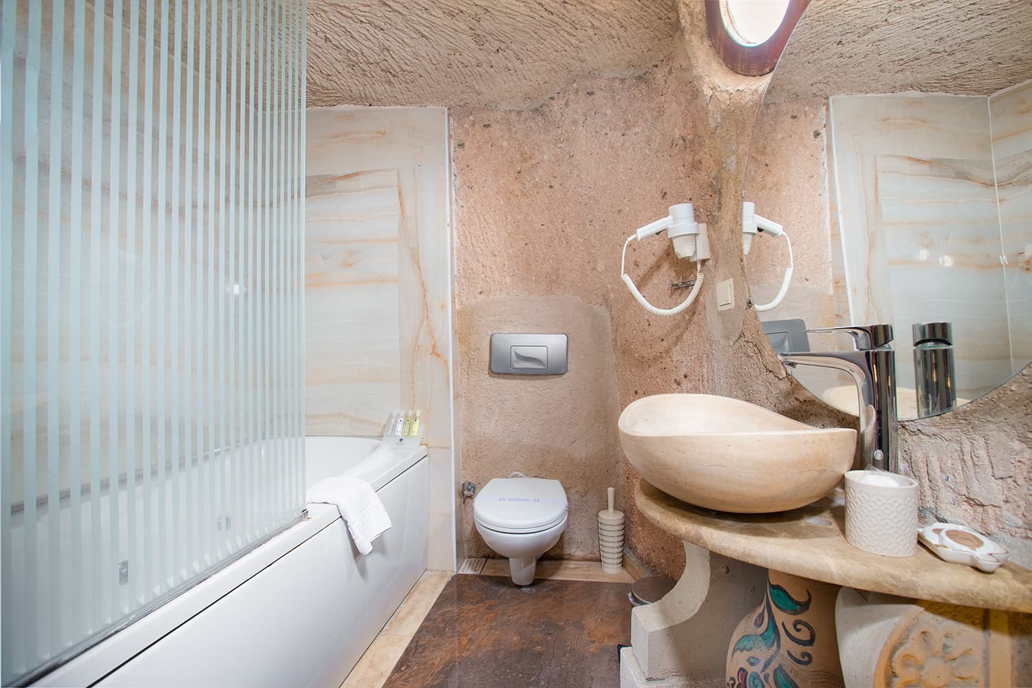 Room gallery image 9